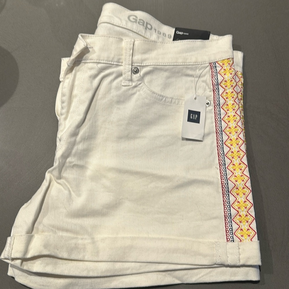 Gap shorts